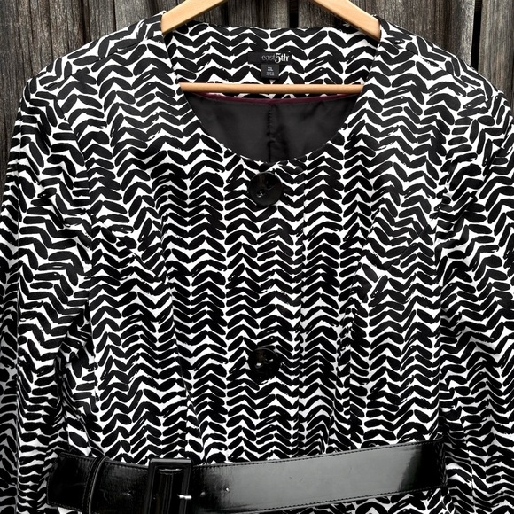 East 5th Black and White Patterned Women's Coat w/ pockets & Black Belt Size XL - Picture 3 of 13